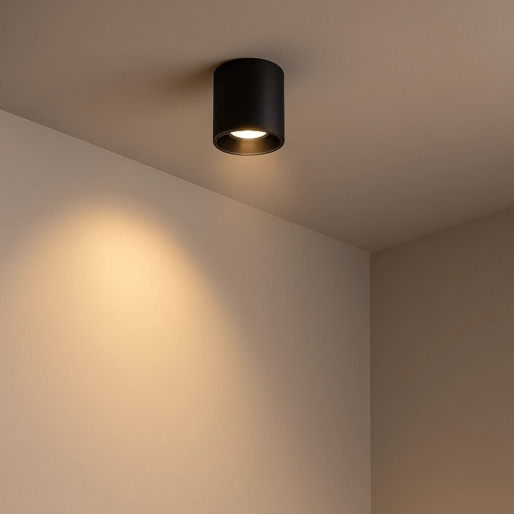 Spot LED encastré moderne en noir, orientable et design minimaliste, idéal pour cuisine, salon ou bureau – Collection Luminexpress Maroc