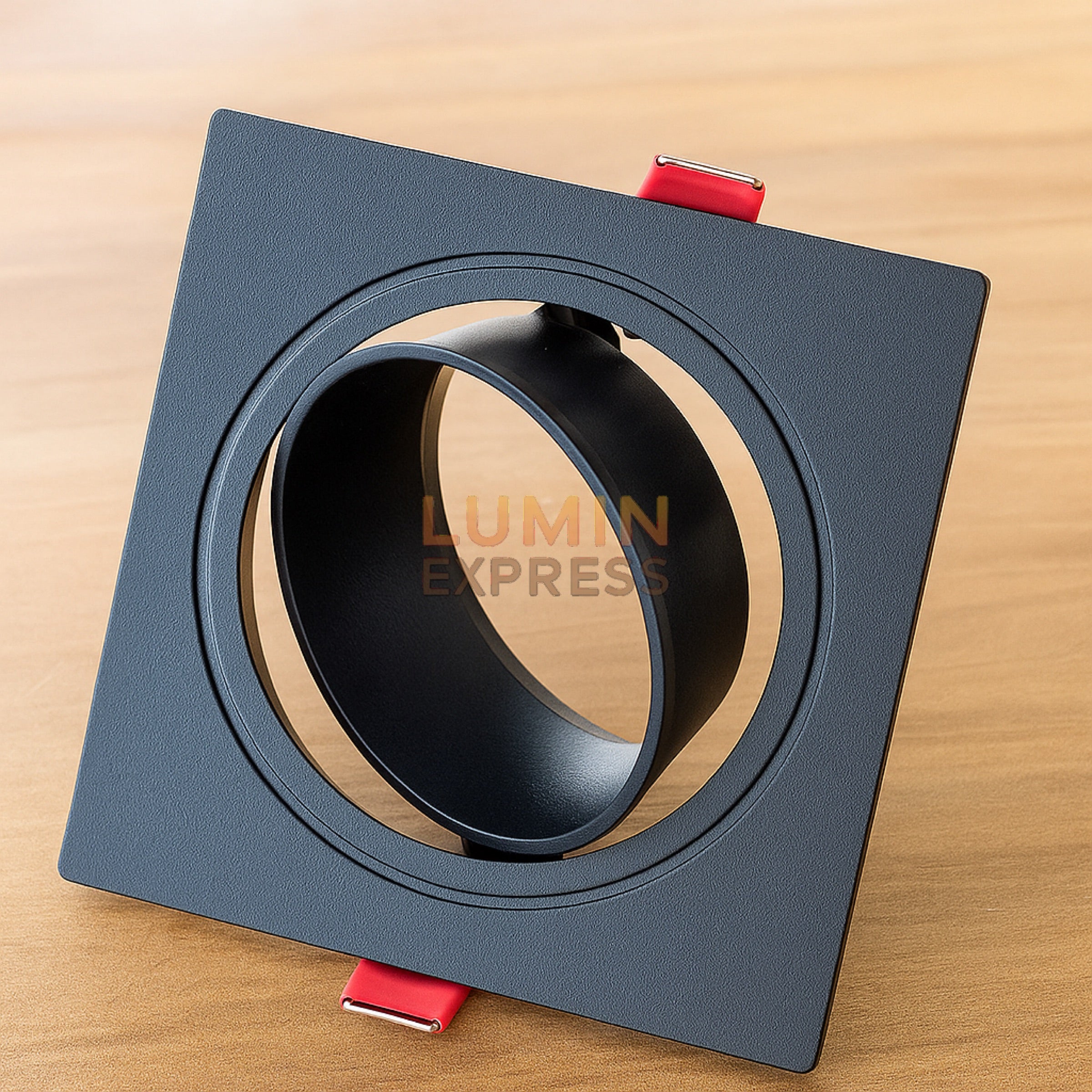Spot Carré Noir A6+ Ampoule offerte