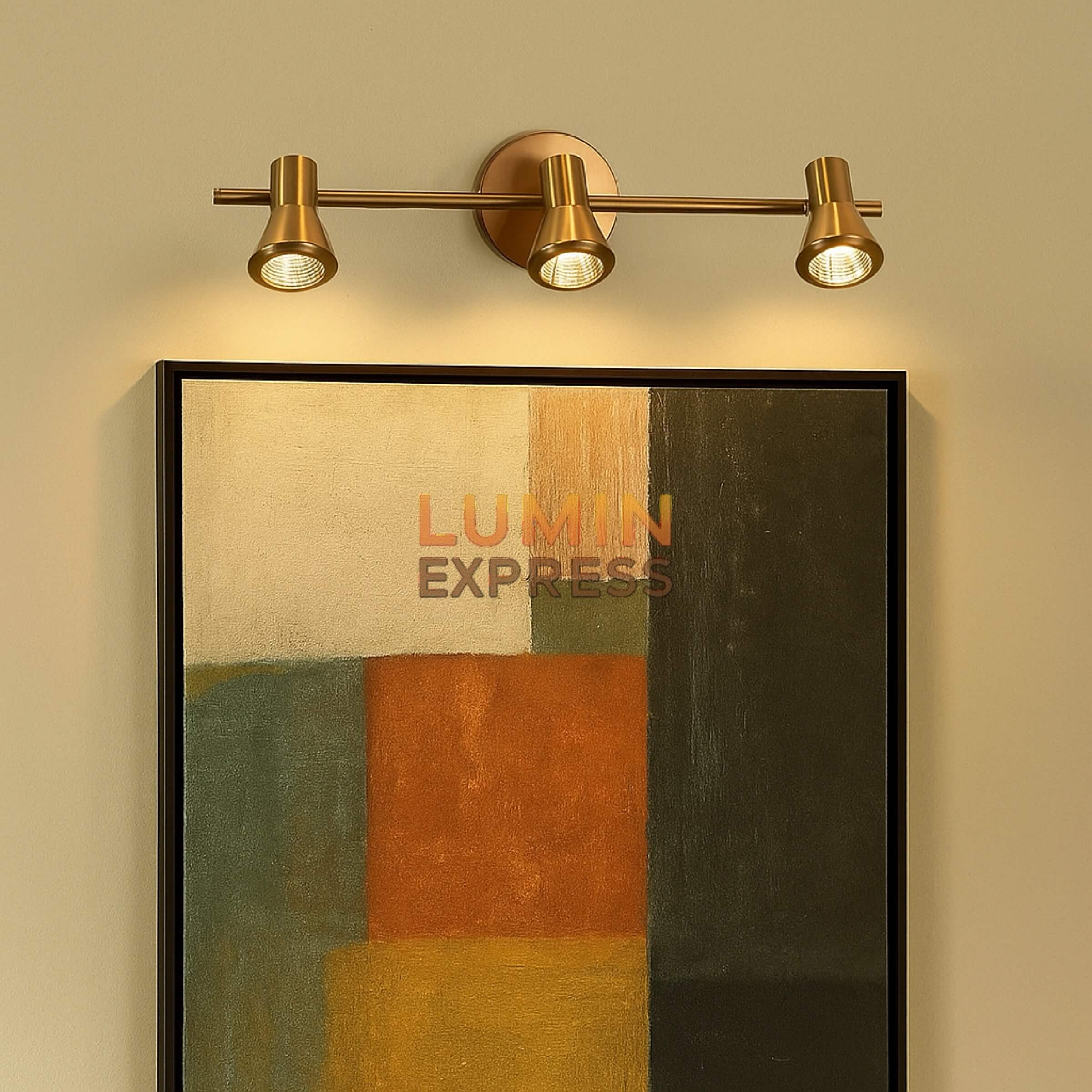 Applique murale VESPER dorée satiné 3 spots orientables – éclairage tableau – Luminexpress Maroc