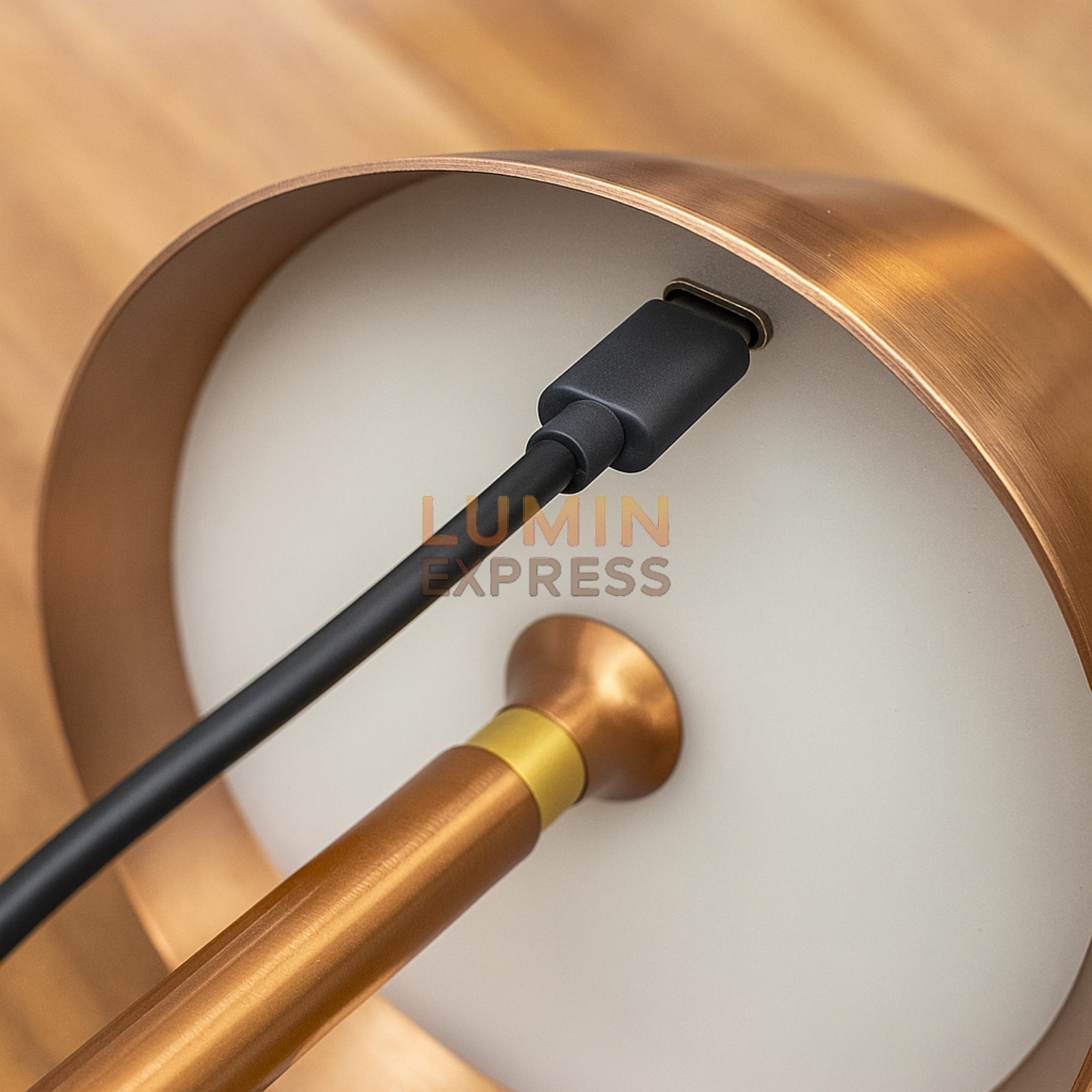 Lampe de table LUXURIA