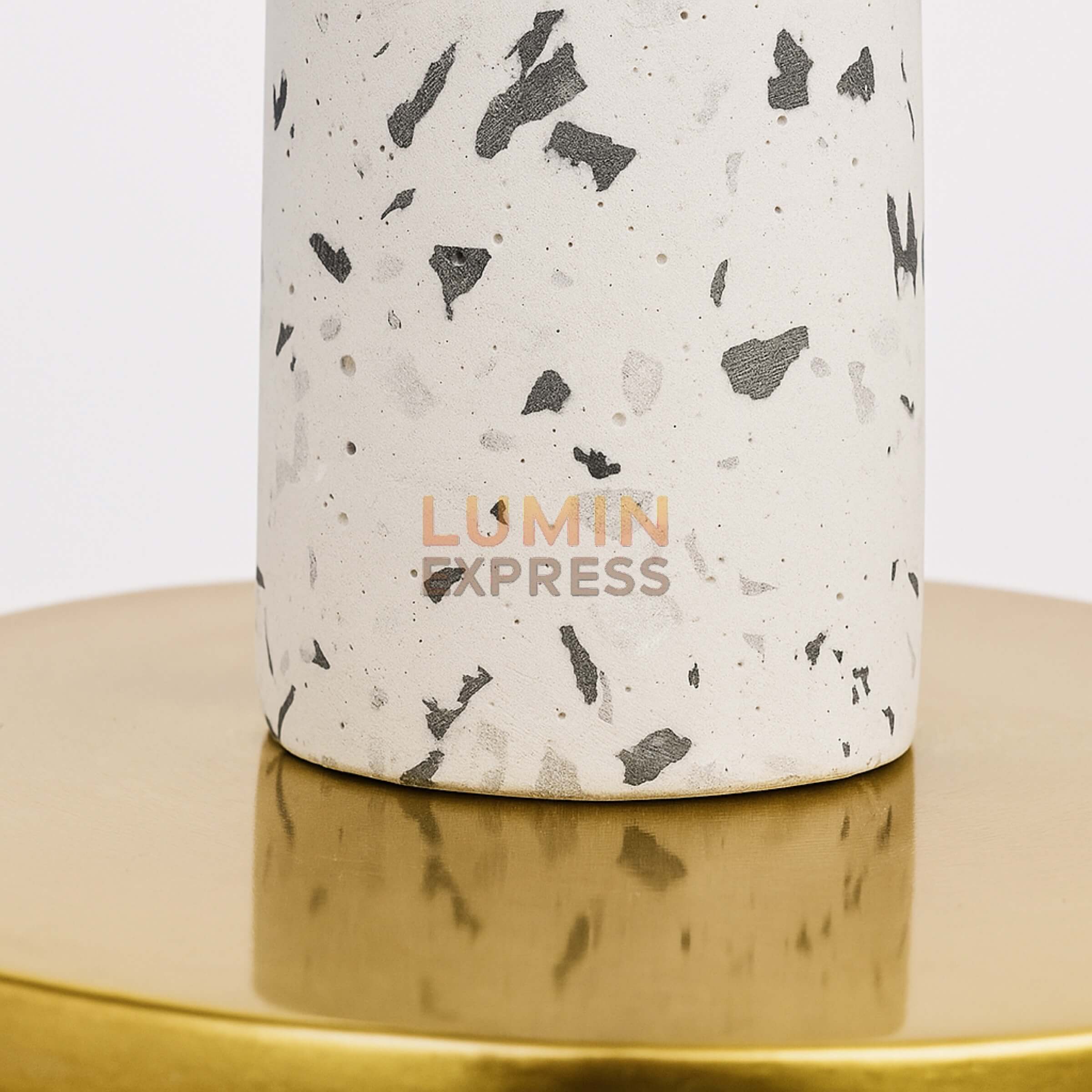 Suspension terrazzo blanc et laiton doré TERRAZZO White – luminaire contemporain avec livraison partout au Maroc