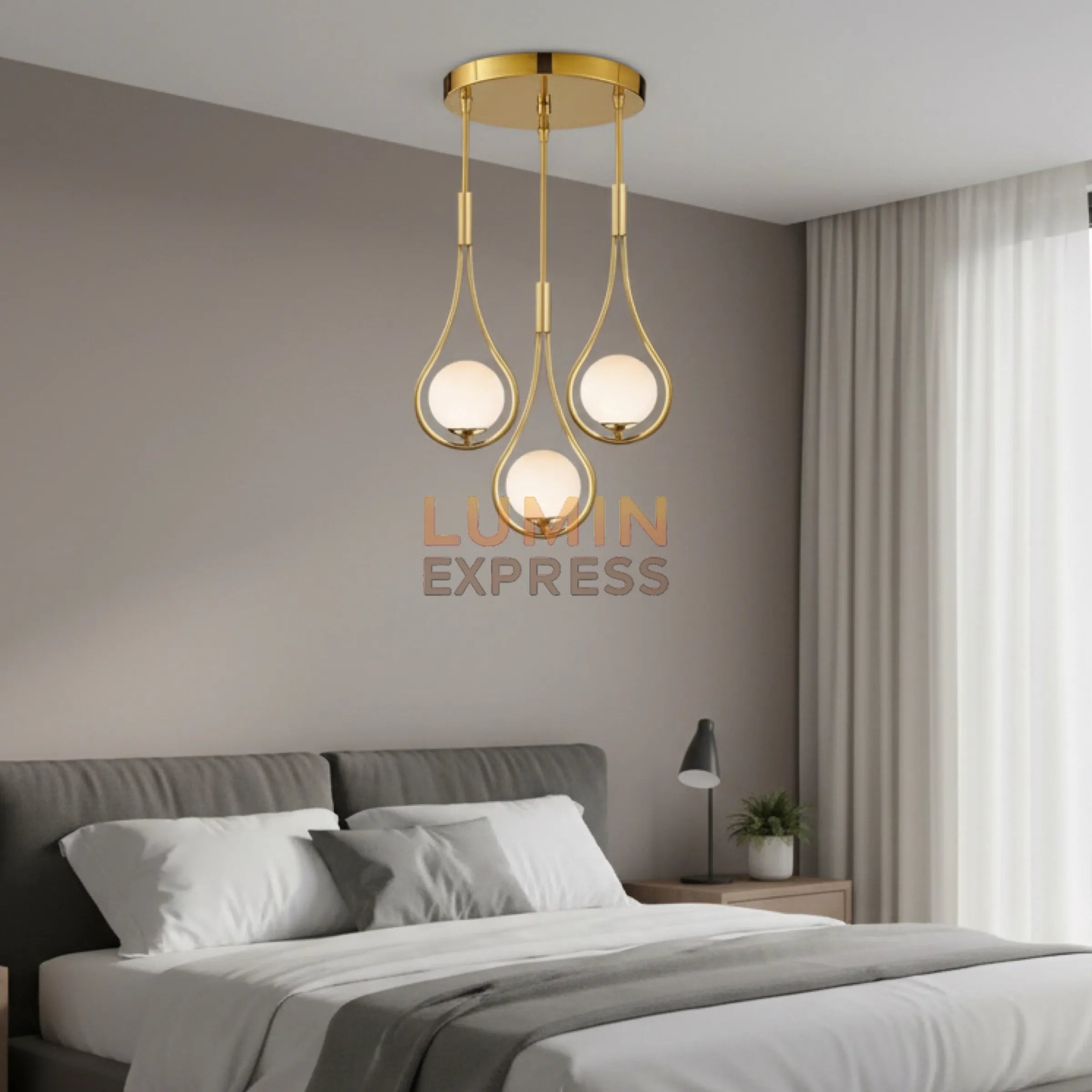 Applique murale haut de gamme PLATA Triple en laiton doré et verre dépoli – Décoration moderne au Maroc