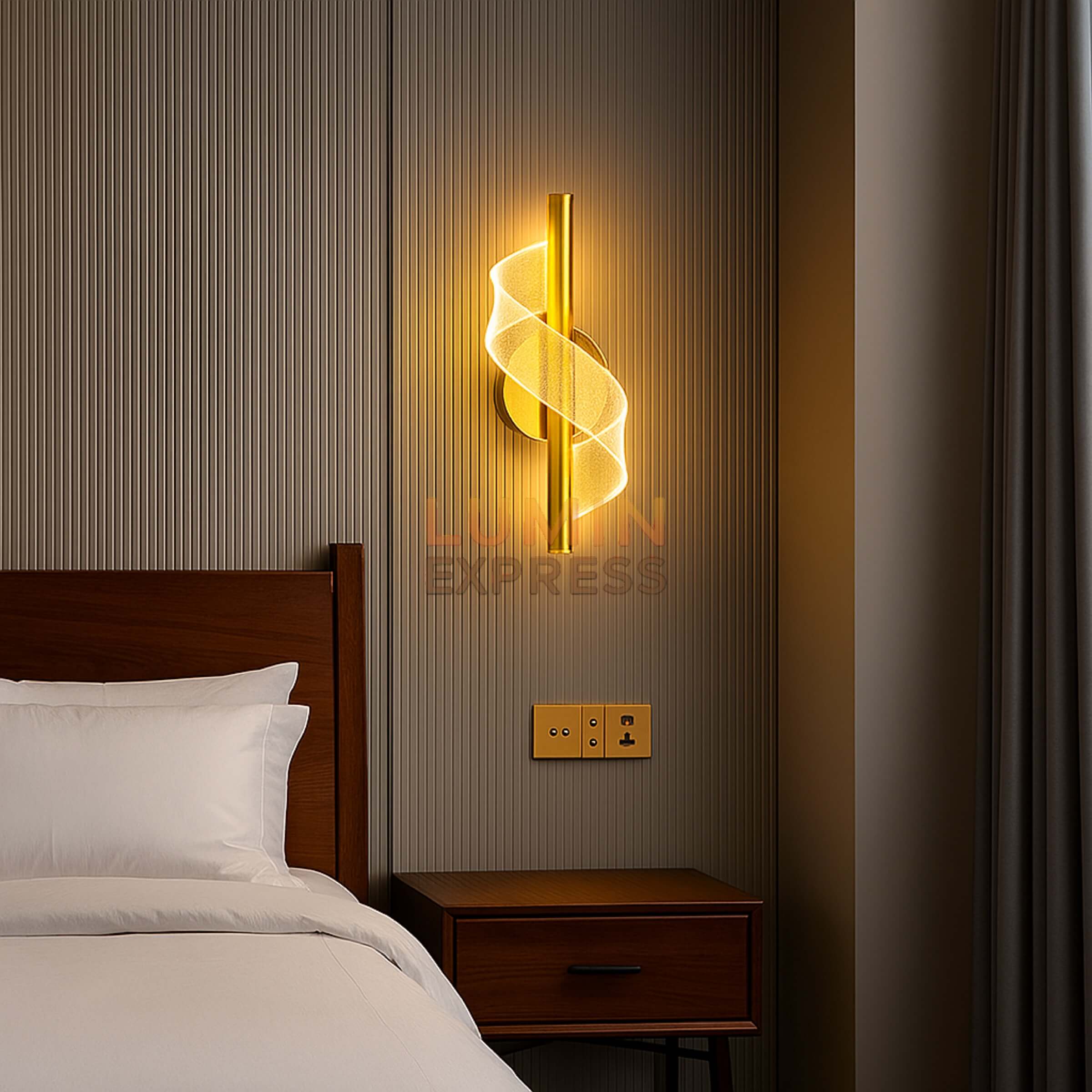 Applique murale Twister Gold LED design dorée – luminaire moderne au Maroc