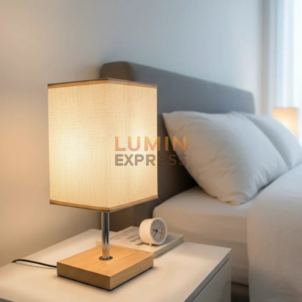 Lampe de chevet AMBERLY en bois et tissu – Luminexpress Maroc
