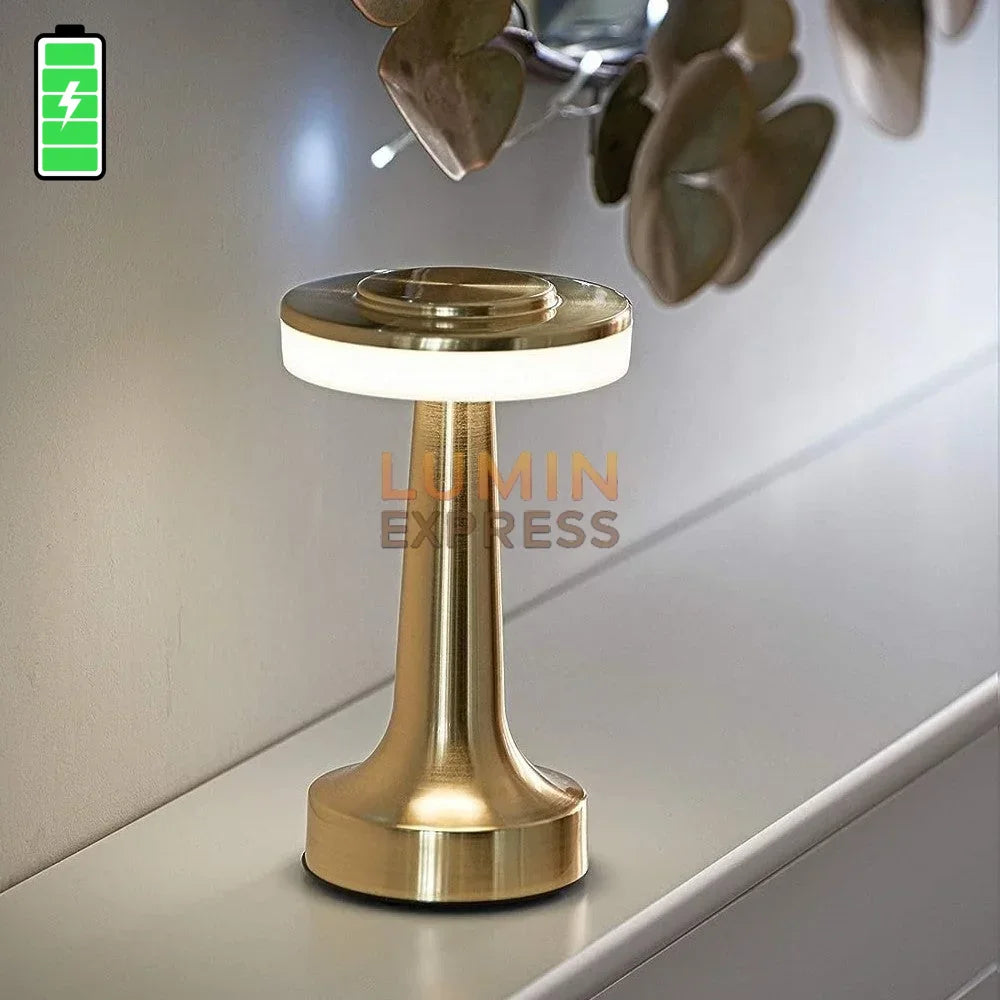 Lampe sans fil TEKTA Gold — luminaire moderne pour bureau ou table de nuit.