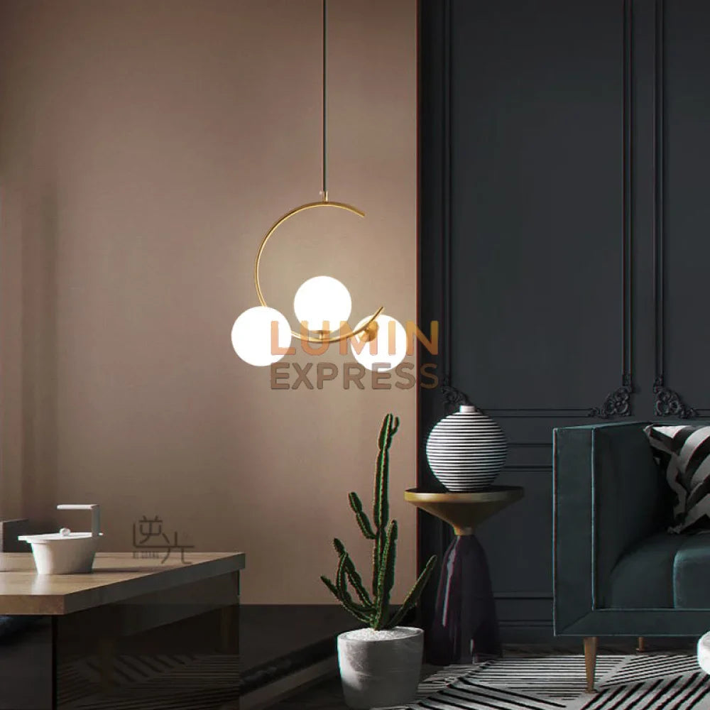 Luminaire doré moderne Luminexpress pour intérieur marocain