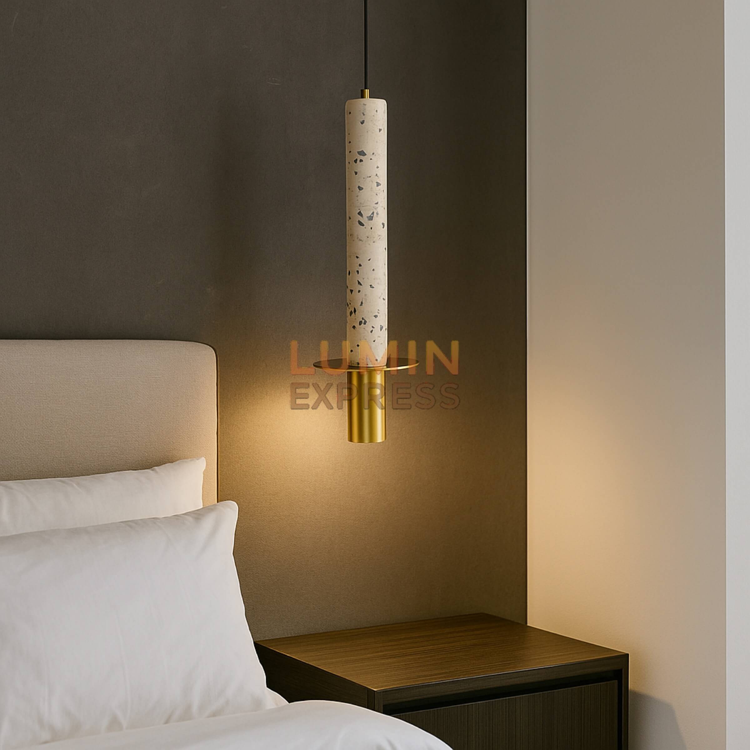 Suspension TERRAZZO White design terrazzo blanc et laiton doré – luminaire moderne pour maison au Maroc