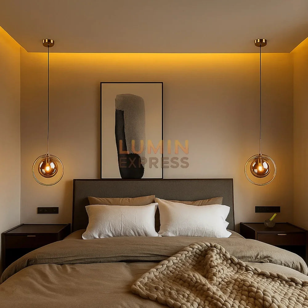 Suspension CLARO en laiton doré pour éclairage design intérieur tête de lit