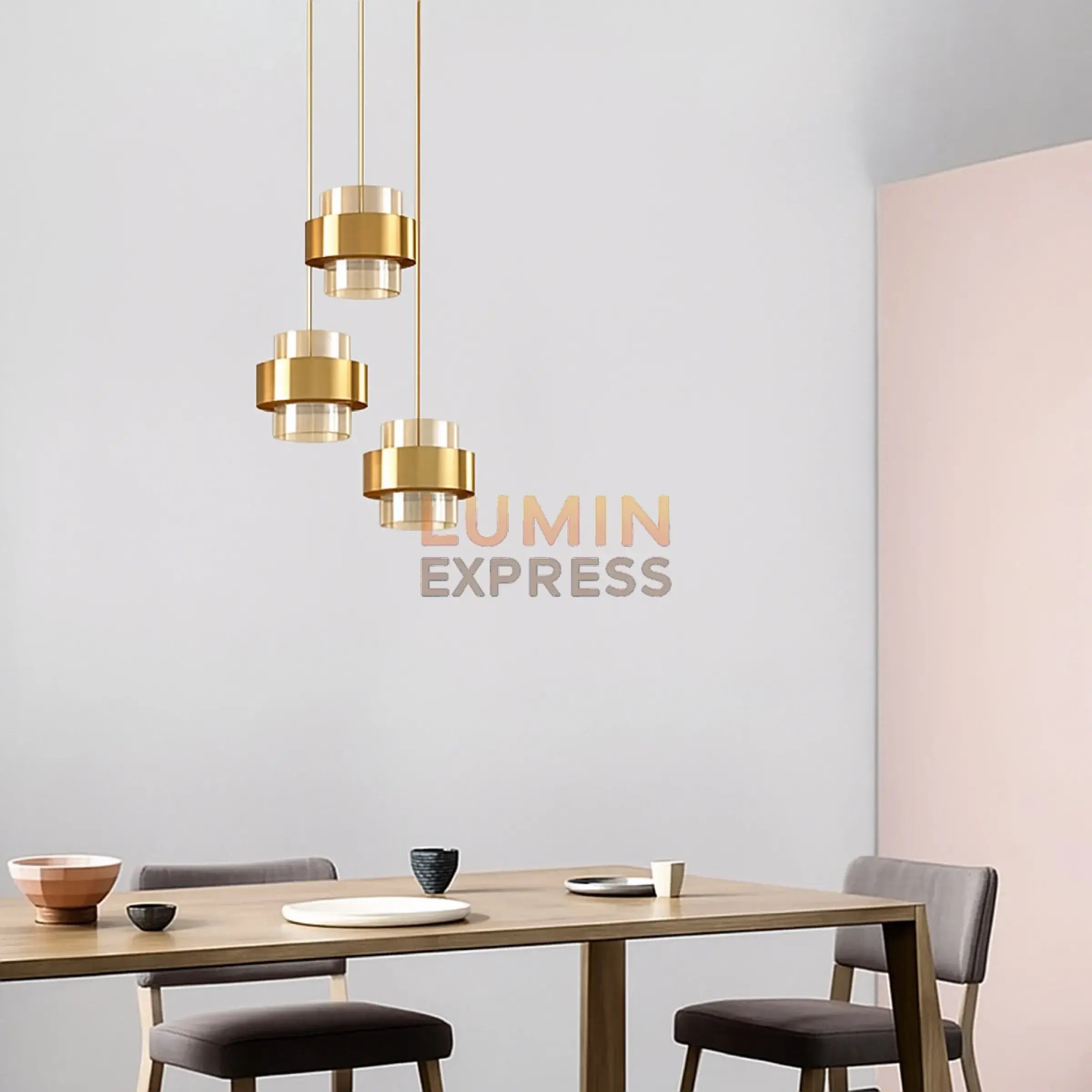 Suspension design CUBO en verre ambre et métal doré – Éclairage suspendu tendance Maroc