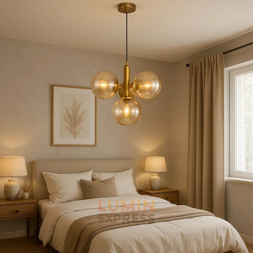 Suspension PULPY 4 Boules en laiton doré avec globes en verre - Luminaire Maroc
