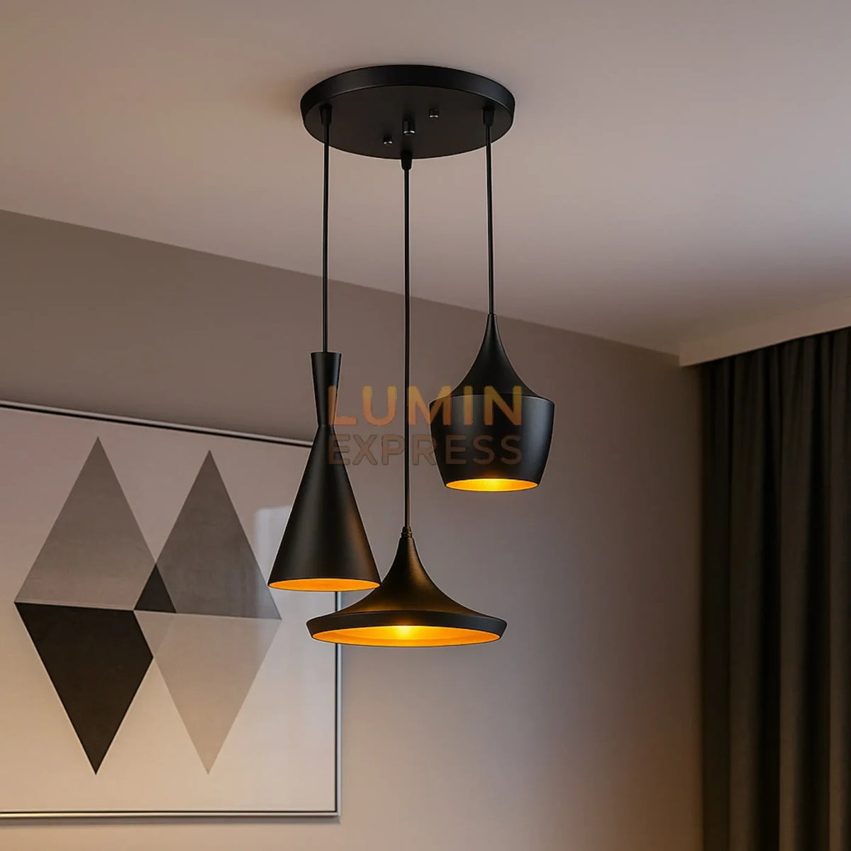 Luminaire suspension DULCE 3 abat-jours noir mat et intérieur doré