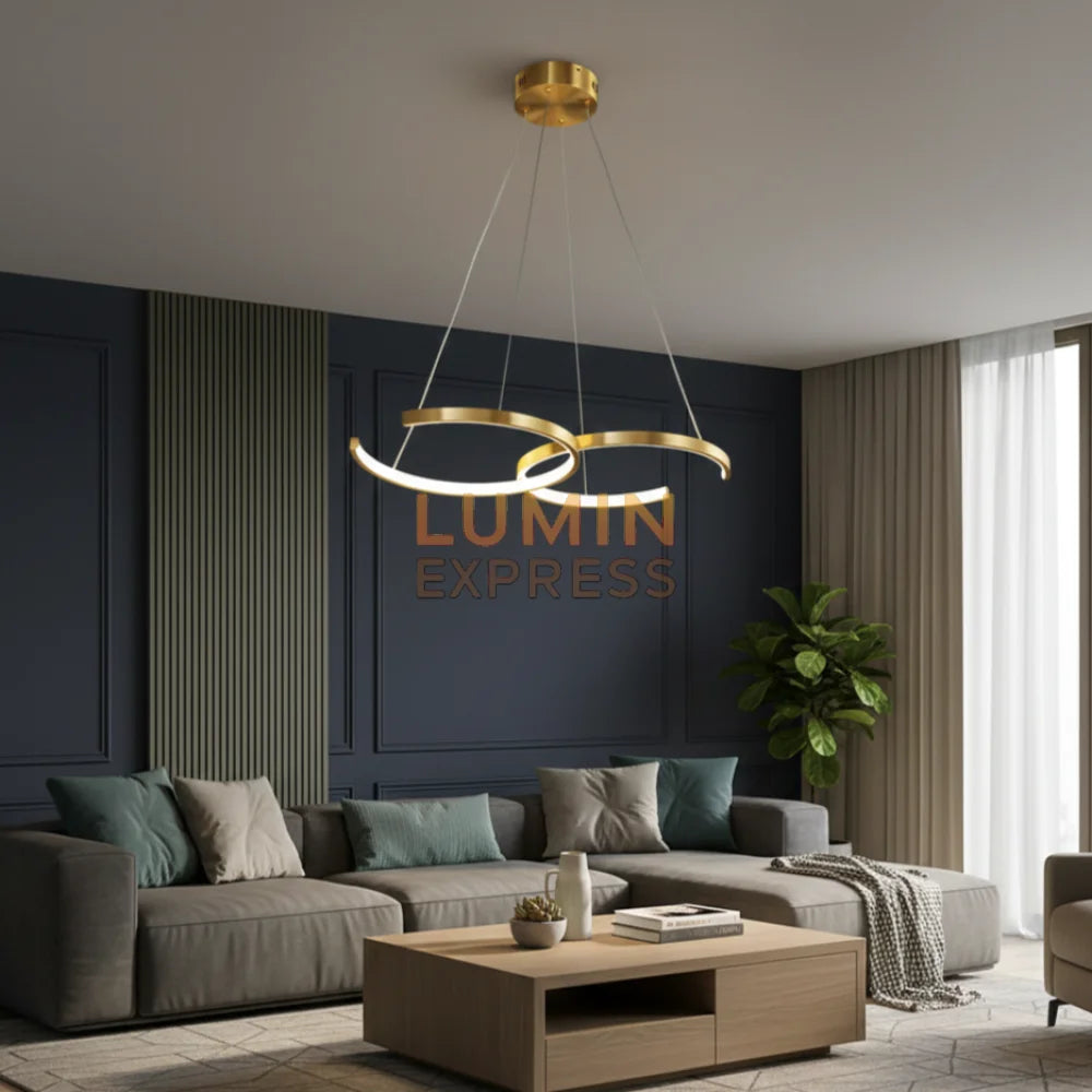 Suspension Fiora Gold dans salon moderne – luminaire Maroc Luminexpress