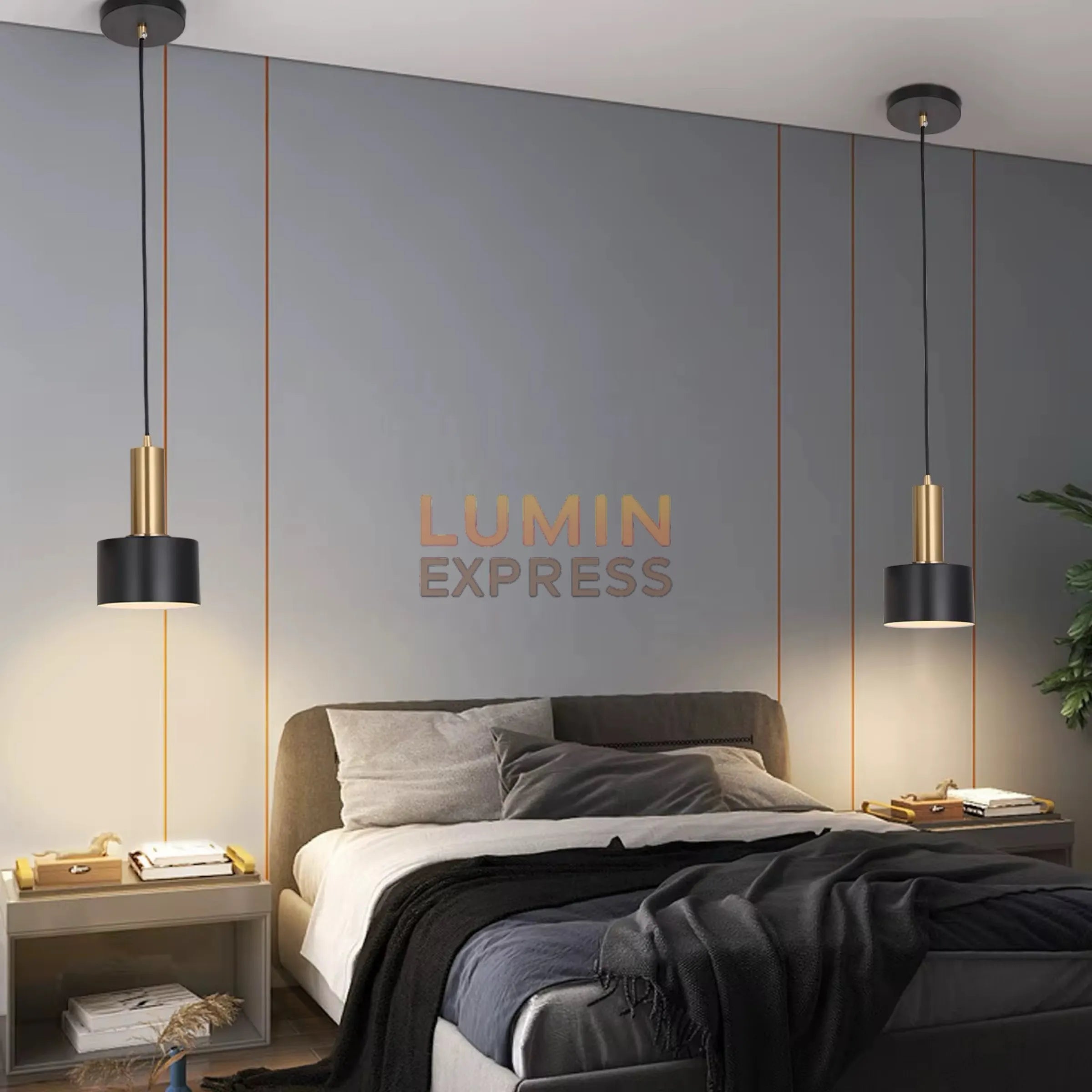 Suspension design noir mat et doré élégante et contemporaine