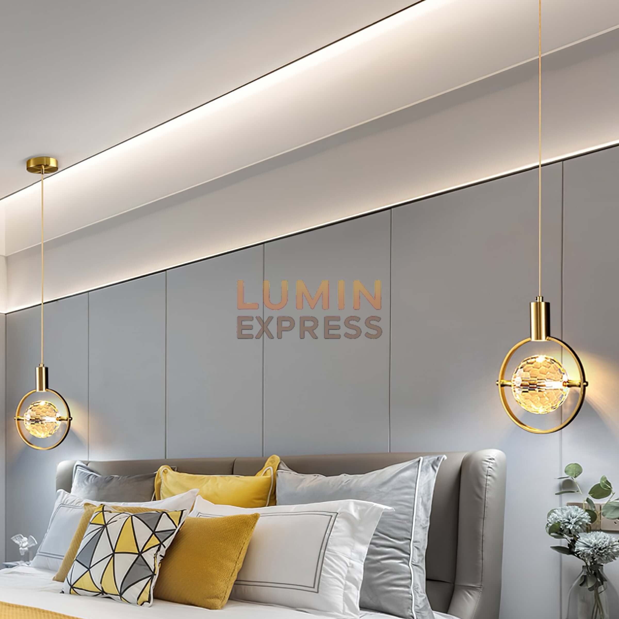Lustre design Solvena – suspension en laiton doré et cristal K9 pour tête de lit chambre
