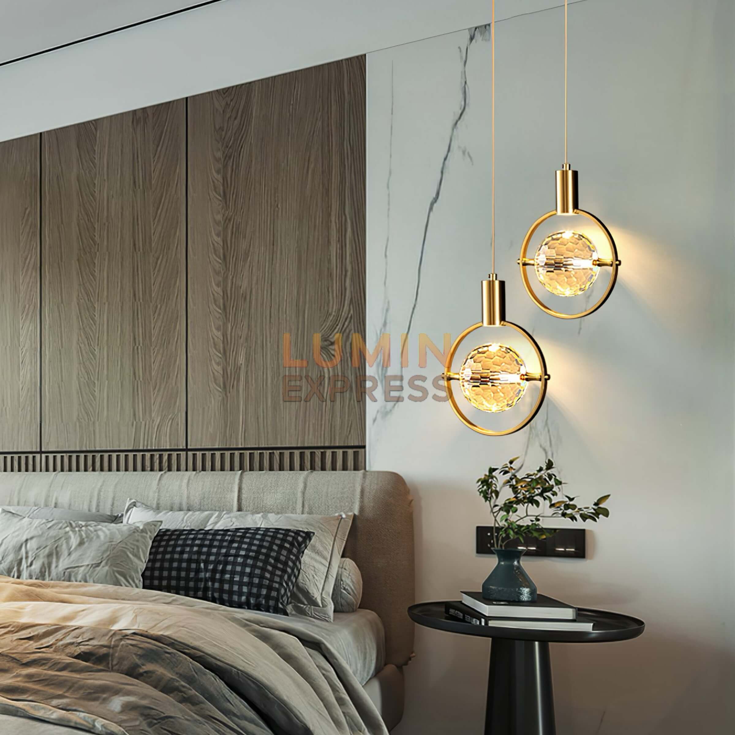 Suspension LED Solvena – luminaire décoratif cristal K9 et laiton doré, intérieur marocain