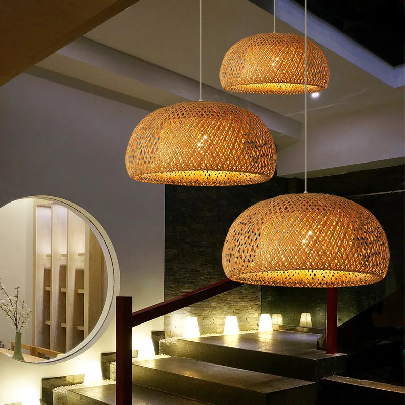 Suspension SUMBA 40 cm en bambou naturel – luminaire bohème et artisanal – Luminexpress, spécialiste du luminaire au Maroc.