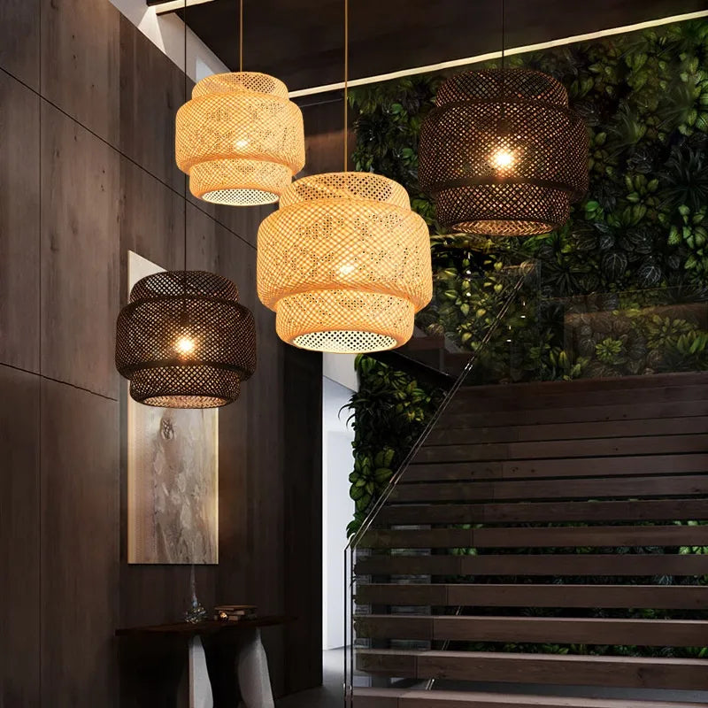 Suspension ZENYA en bambou rotin – lumière douce et naturelle pour maison Maroc