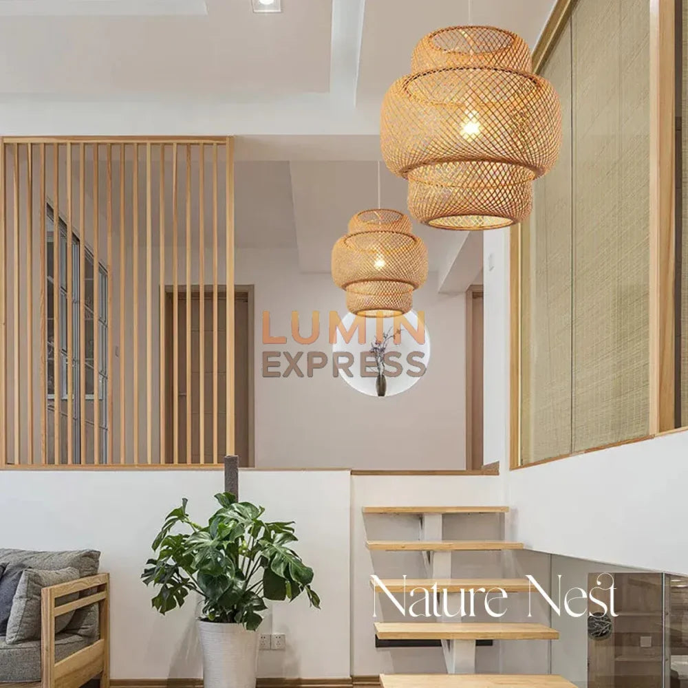 Suspension ZENYA bambou rotin – luminaire d’ambiance pour hôtel et riad à Marrakech