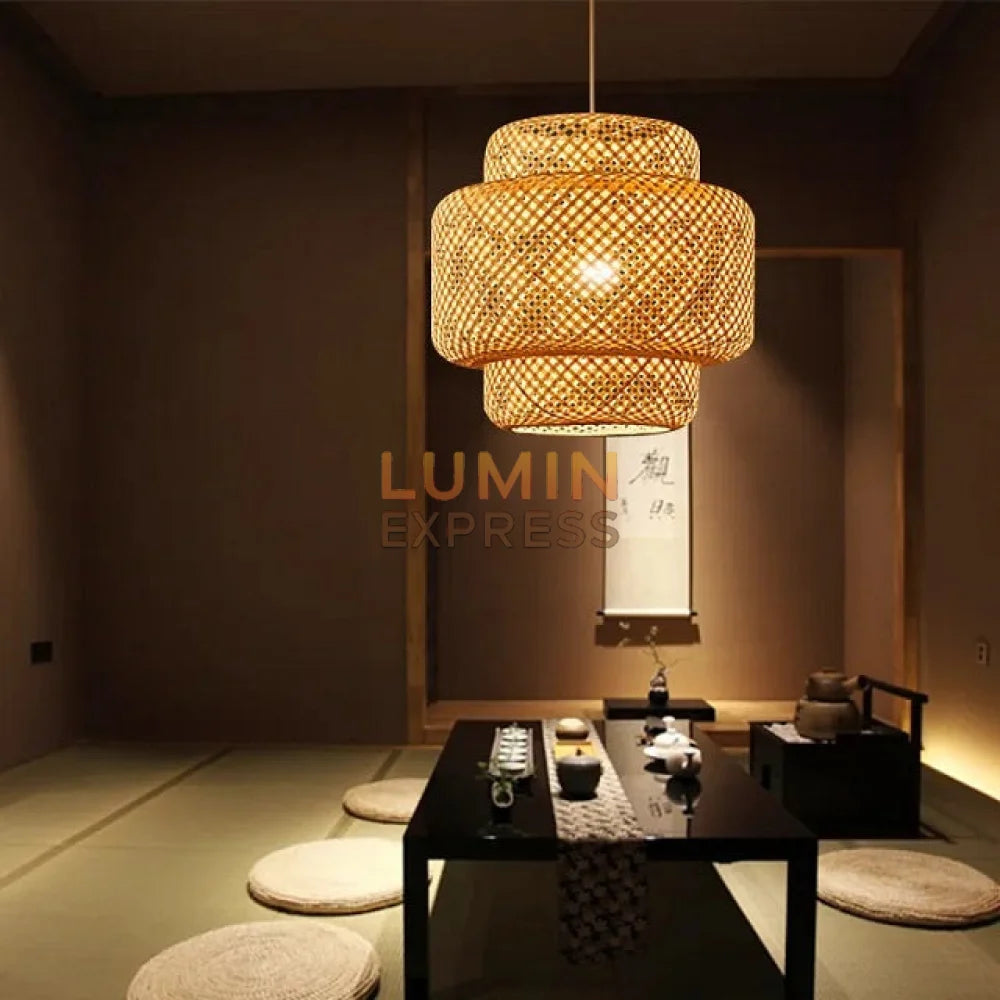 Suspension ZENYA en bambou rotin – luminaire décoratif pour riad ou hôtel à Marrakech