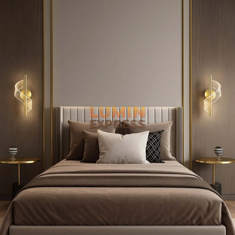 Applique murale LED dorée Twister – éclairage design Casablanca, Rabat, Marrakech