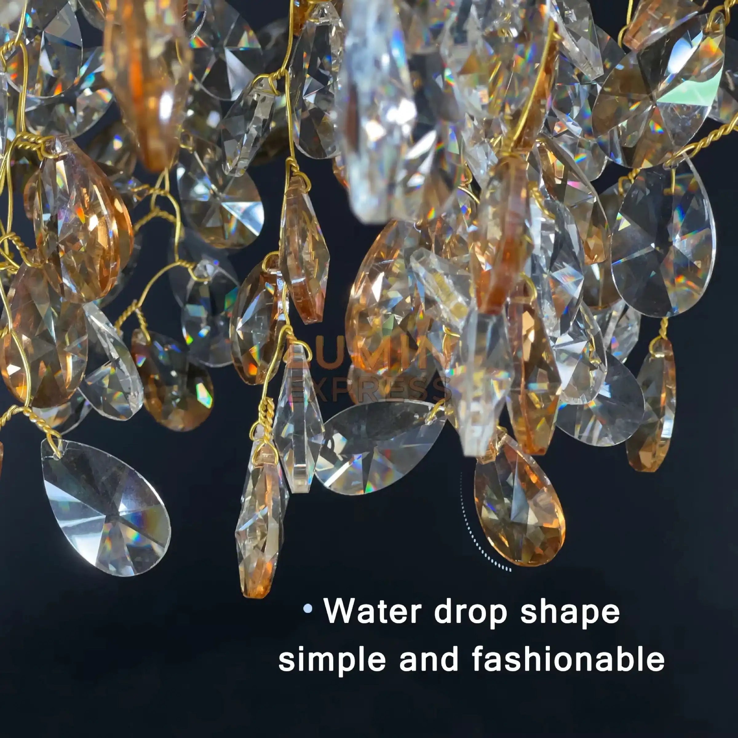 lustre design dorée avec cristaux goutte d’eau