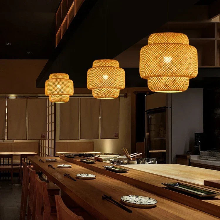 Suspension ZENYA en bambou et rotin naturel – luminaire bohème pour restaurant Maroc
